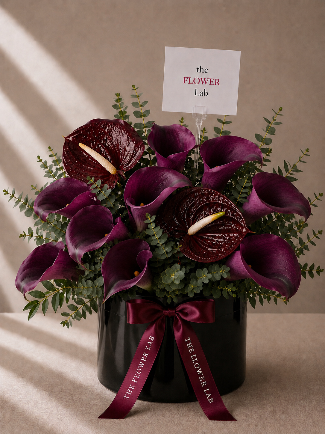 Still Falling for You - Alcatraces berenjena y anturios vino The Flower Lab