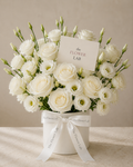 Still Garden - Rosas y lisianthus blancos The Flower Lab