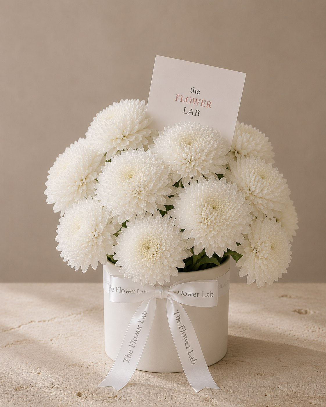 White Calm — Crisantemos blancos — The Flower Lab
